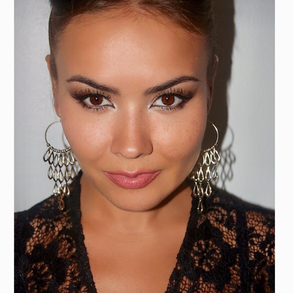 Stella & Dot | Exotically Gorgeous WHITE GOLD Vintage Retired Tigress Ea… - Picture 9 of 11